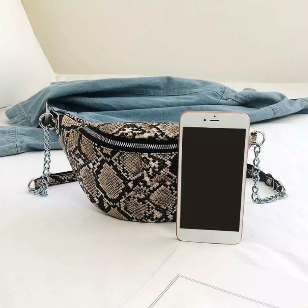 NEW! BLACK & GREAY FAUX SNAKESKIN FANNY PACK - Picture 3 of 4